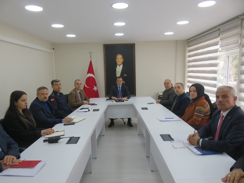 Deprem Koordinasyon Toplantısı  İlçemiz Kaymakamı Sayın Ali GÜLDOĞAN Başkanlığında 20.03.2023 tarihinde  İlgili Kurumların Katılımı İle Yapıldı.