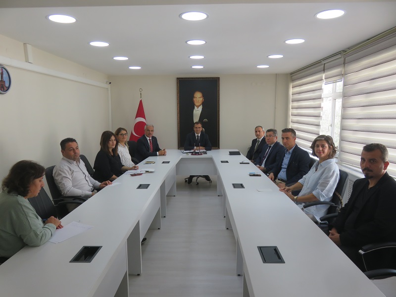 Kaymakamımız Ali GÜLDOĞAN Başkanlığında 29 Ekim Cumhuriyet Bayramı 100’üncü Yıl Etkinlikleri Değerlendirme Toplantısı Yapıldı.